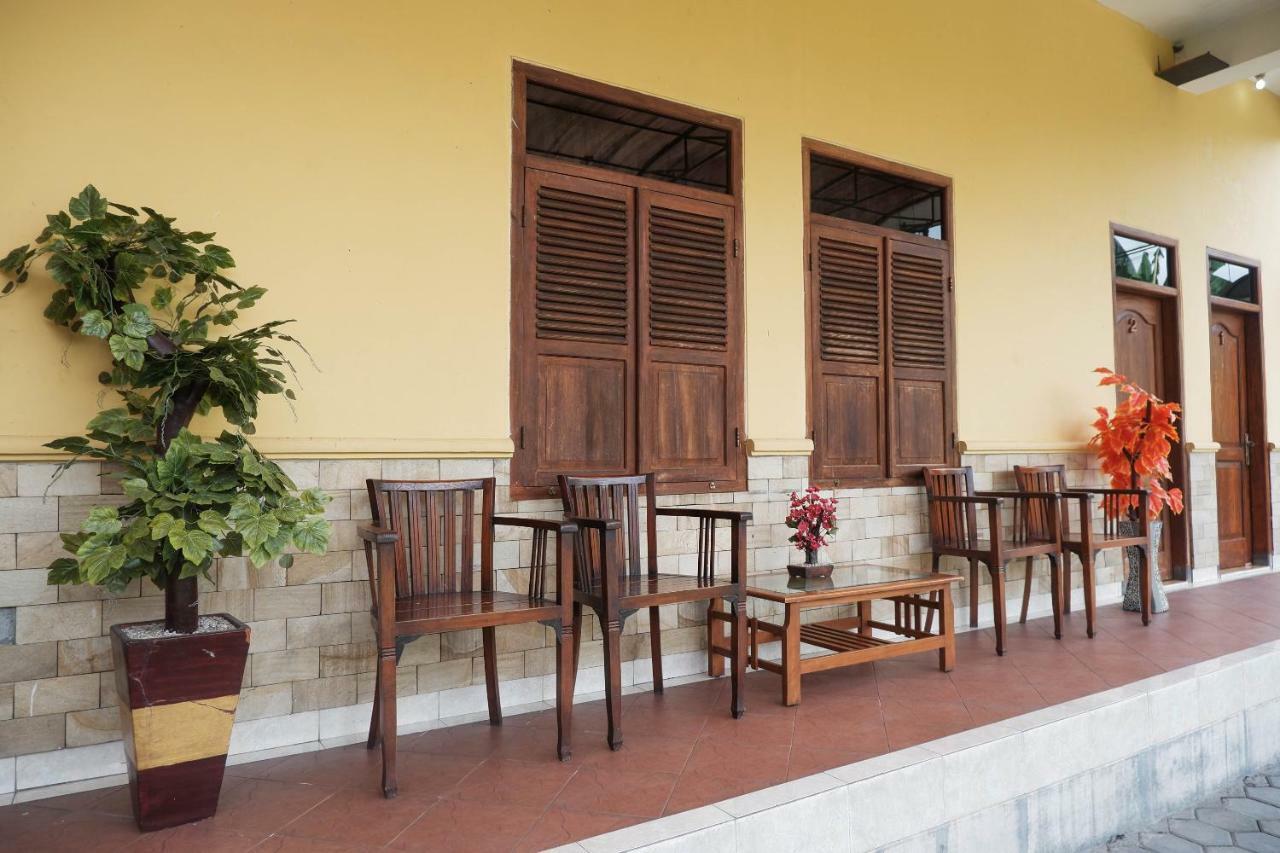 Oyo 405 Wisma Yosoputro Tanjungtirto Exterior foto