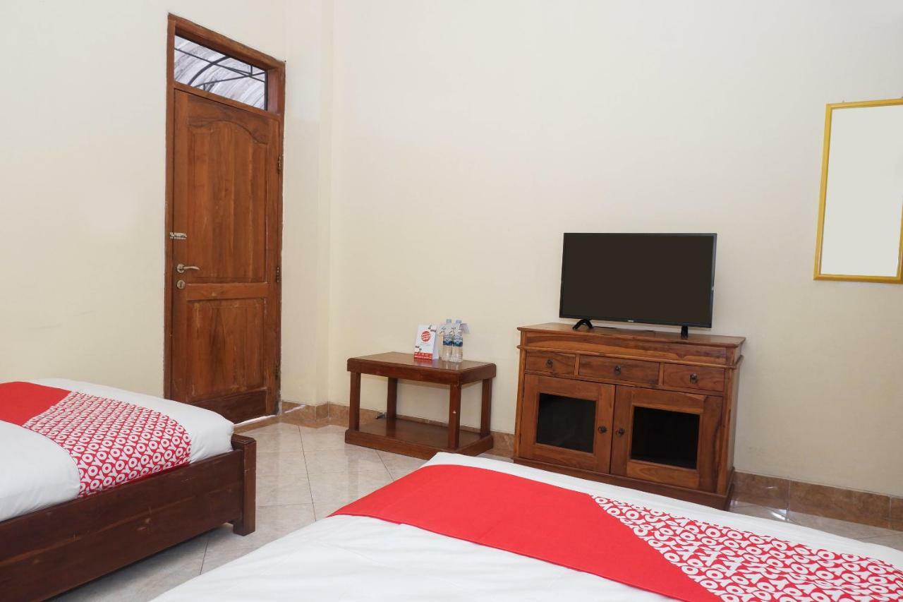 Oyo 405 Wisma Yosoputro Tanjungtirto Exterior foto