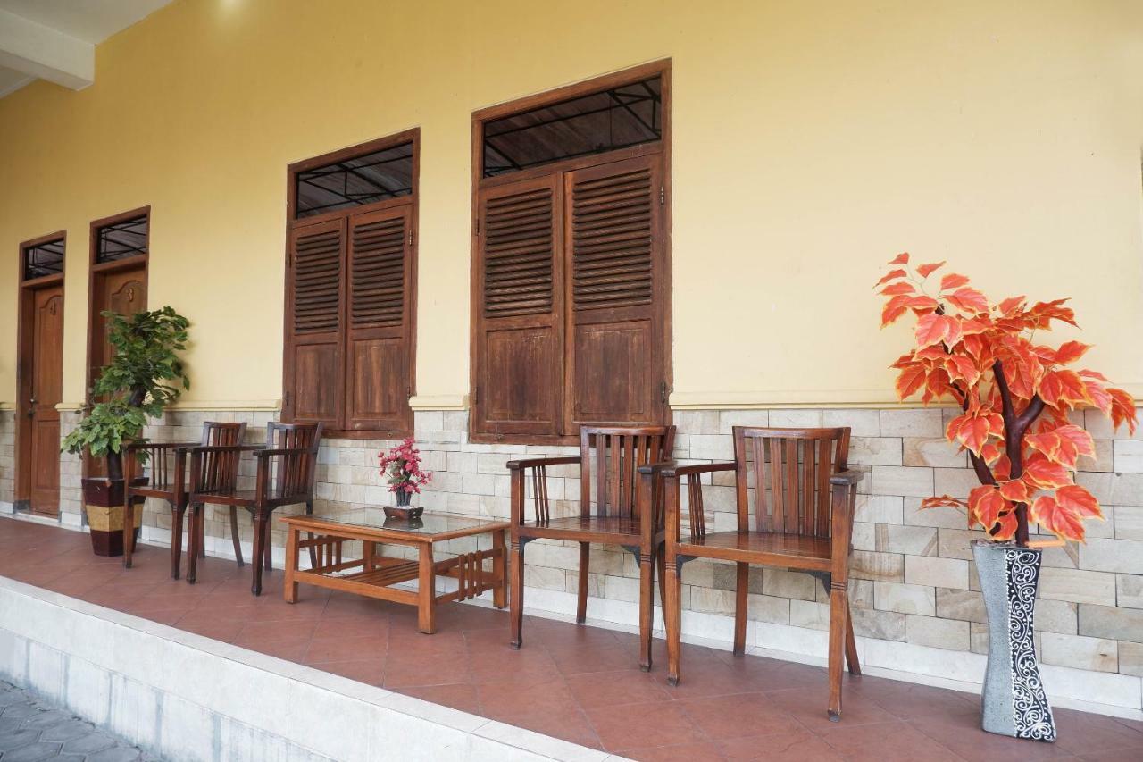 Oyo 405 Wisma Yosoputro Tanjungtirto Exterior foto